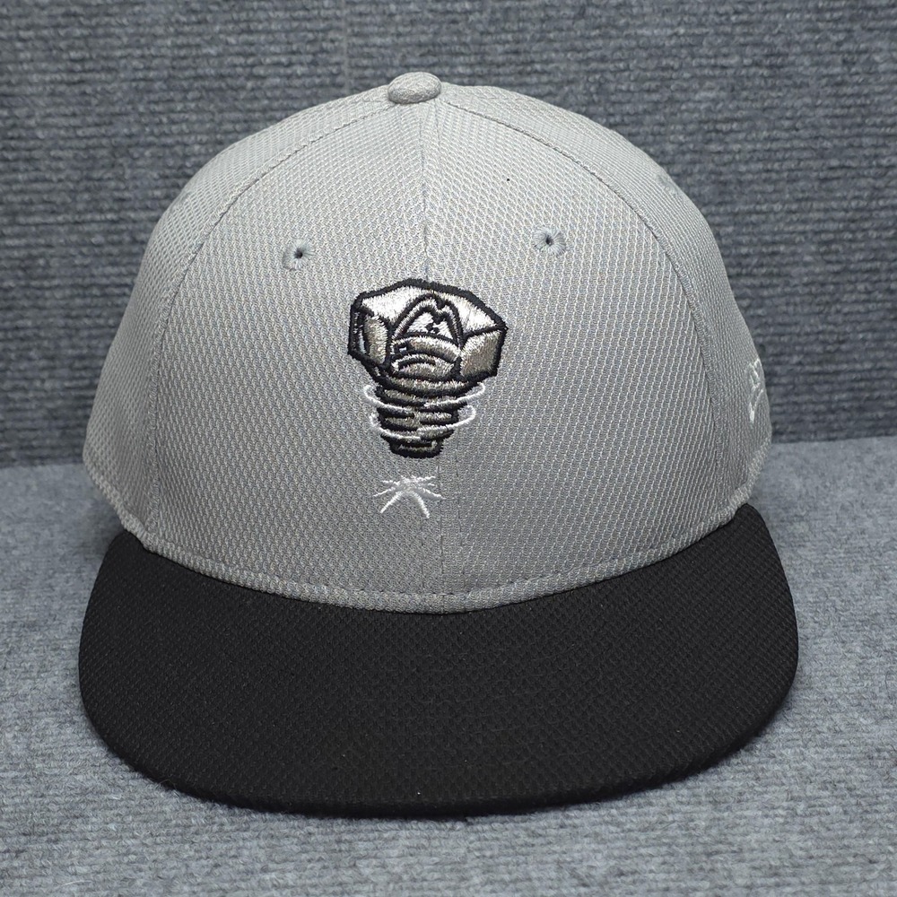 Lansing Lugnuts Hat Cap Fitted Mens 7 1/2‎ Gray Black MiLB Minor League Baseball